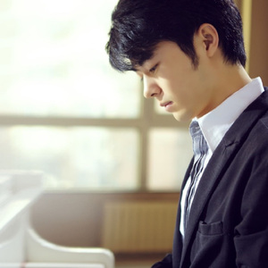 瑞士家庭乱伦图片成视频
